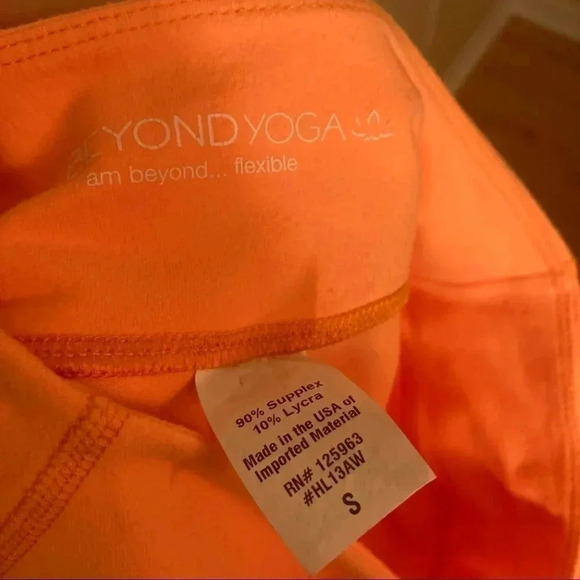 Beyond Yoga neon orange leggings - Picture 5 of 5